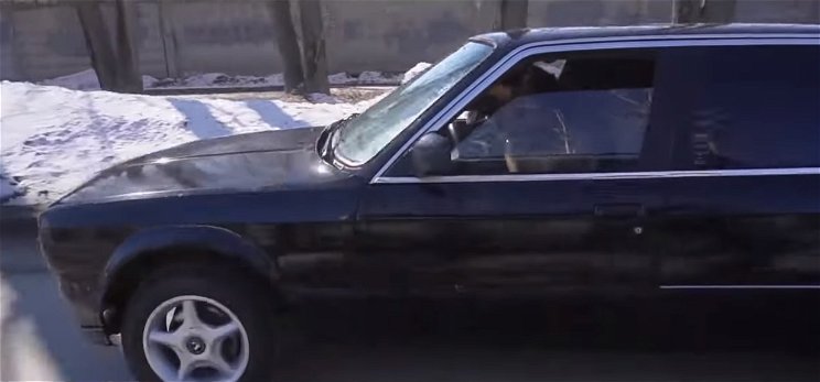 Az oroszok önvezető autóját egy németjuhász kormányozza – videó
