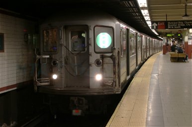 Backstreet Boys dalt énekelt egy egész metrókocsi
