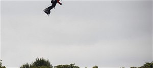 Őrült terv: légdeszkával kel át a La Manche felett a repülő katona