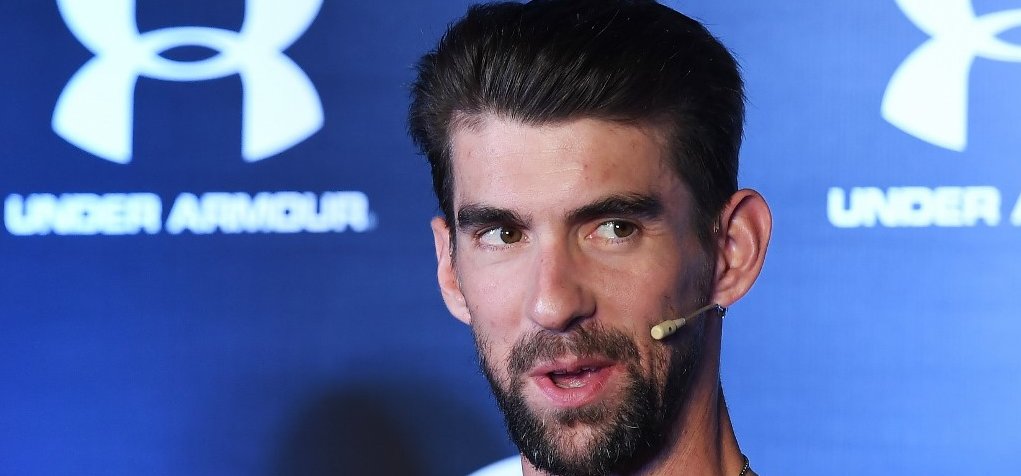 Michael Phelps megemeli kalapját Milák Kristóf úszása előtt