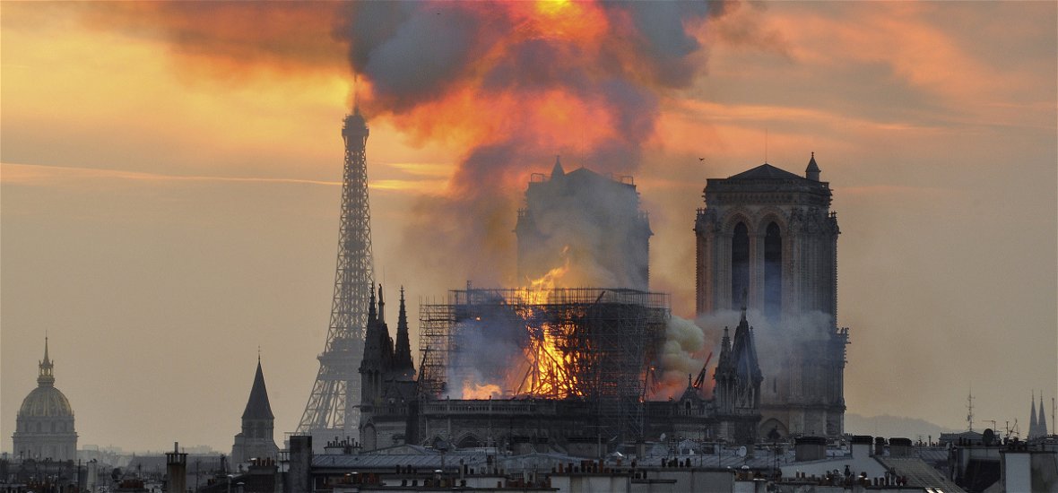 Szeptemberben érkezik a Notre Dame-i tűzvészről készült film