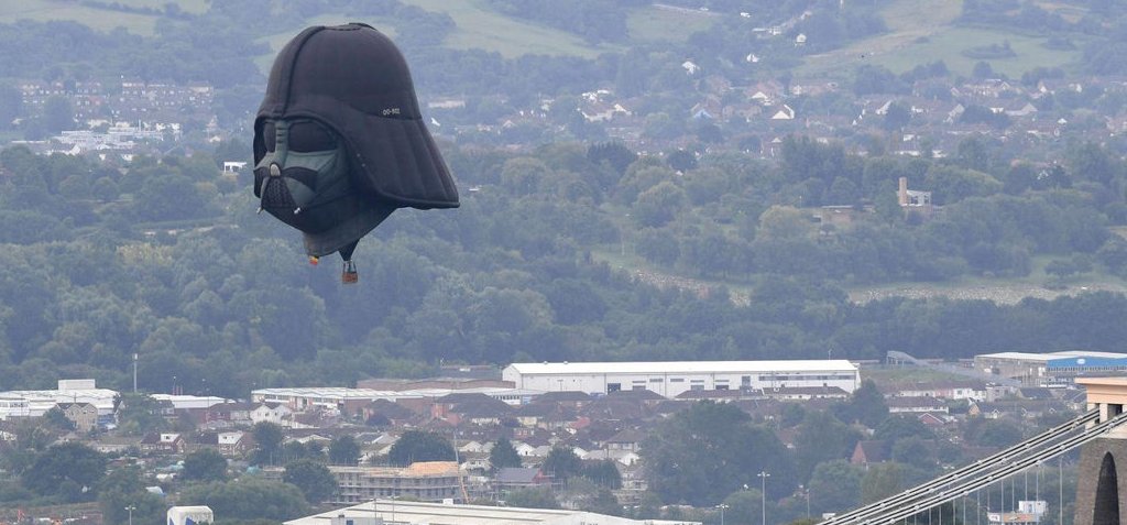 Darth Vader alakú hőlégballon jelent meg Anglia felett