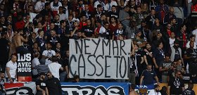 Azt nem teszi zsebre Neymar, amit a PSG szurkolóitól kapott – videó