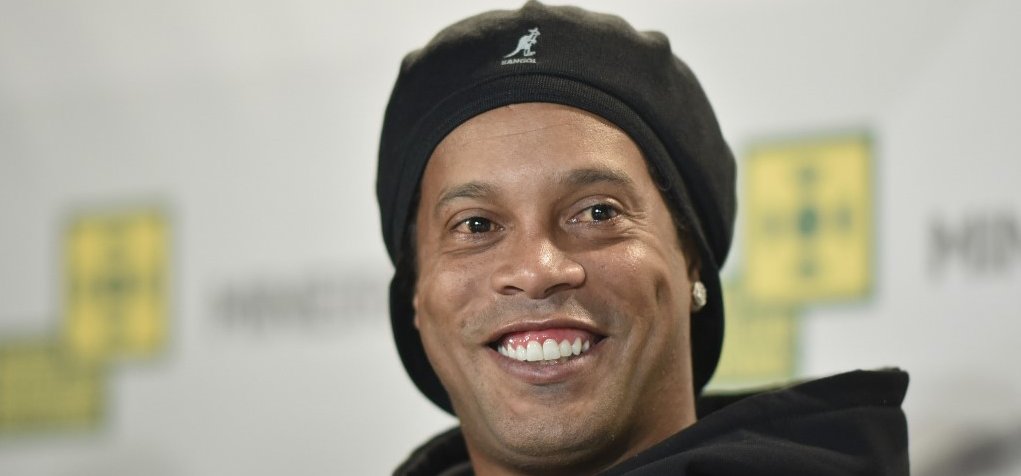 Ronaldinho úgy lett turisztikai nagykövet, hogy bevonták az útlevelét