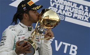 Vettel kiesése miatt nem tudott nyerni Leclerc, Hamilton köszönte szépen – galéria