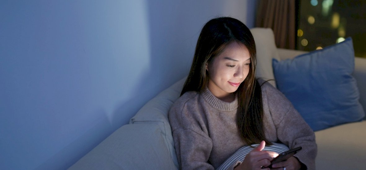 Éjszaka 170 ezer ember kapott Valentin-napi SMS-t, kiderült, hogy miért