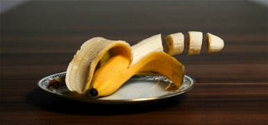 Közel 33 millió forintot ért a világ legdrágább banánja, most felfalták – fotó