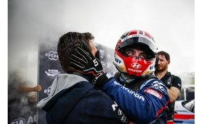 A magyar autósport legnagyobb sikere: Michelisz Norbi világkupa-győztes!