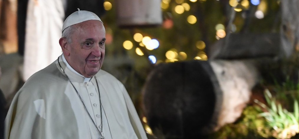 Ferenc pápa megütött egy nőt, éppen szilveszterkor