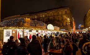 Forralt bor és fényár – így láttuk a 2019-es budapesti karácsonyi vásárt