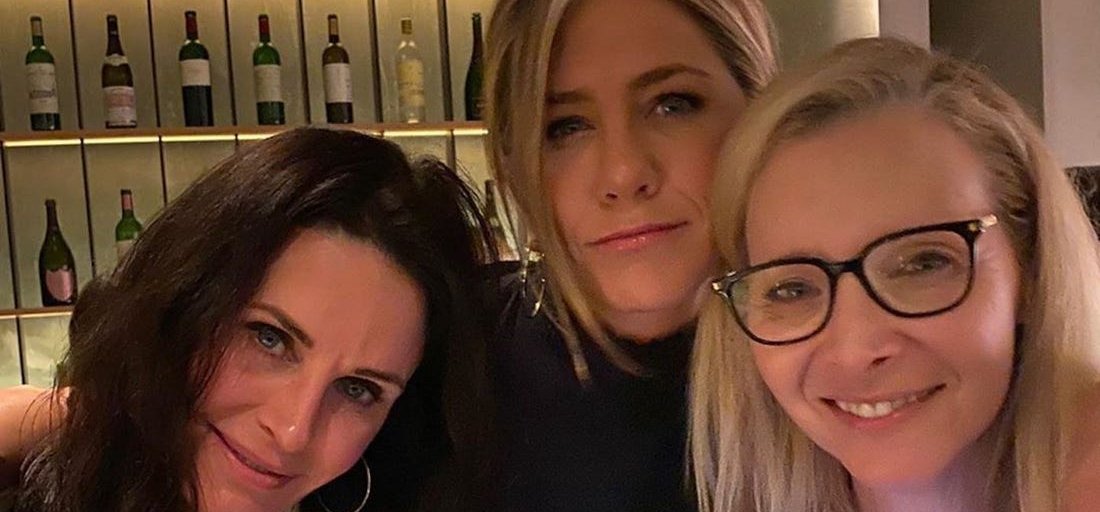 Jóbarátok: Jennifer Aniston csajos fotókat tett közzé – mutatjuk