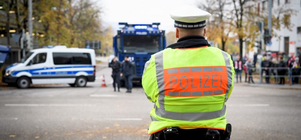 16 éves gyereket ütött gumibottal egy angol rendőr, nyomozás indult 