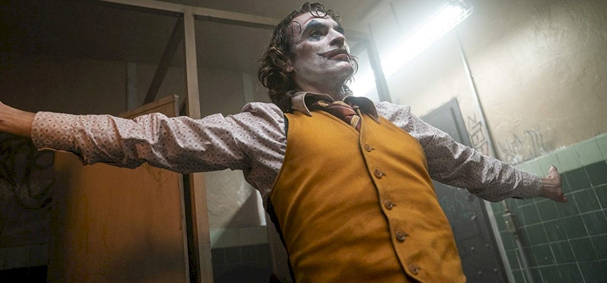 A Jóbarátokkal és a Jokerrel hirdetik az HBO Max-et – videó