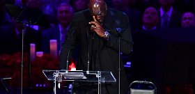Michael Jordan sírva emlékezett Kobe Bryantre  – videó