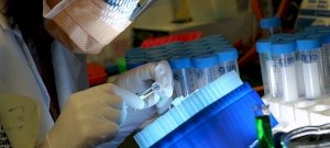 Gyártásra kész a koronavírus tüneteit enyhítő magyar gyógyszer