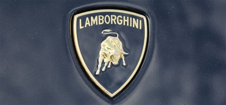 Így még biztosan nem ütöttek ki rendőrt Lamborghinivel – videó
