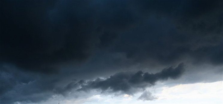 Veszélyjelzés és felhőszakadás – ilyen lesz a keddi időjárás