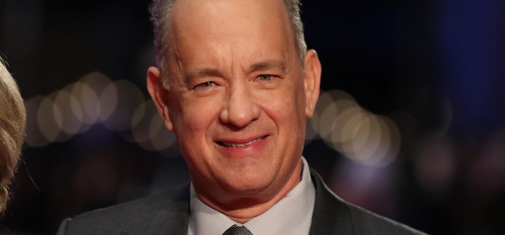 Tom Hanks látványos csobbanással ünnepelte 64. születésnapját – videó