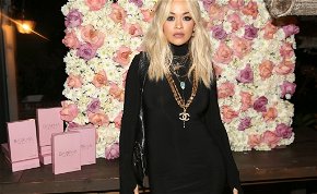 Rita Ora a mellvillantásai miatt lassan már modell lesz, nem énekesnő