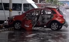 Felrobbant egy villanyautó, méghozzá töltés közben - videó
