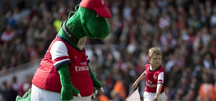 Az Arsenal 27 év után, költségcsökkentés miatt elküldi kabaláját