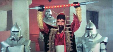 A török Star Wars: a film, ahol karatézó Jedi-lovagok rózsaszín plüssmacikkal harcolnak