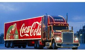 Megható lett a Coca-Cola karácsonyi reklámja, amit Taika Waititi rendezett