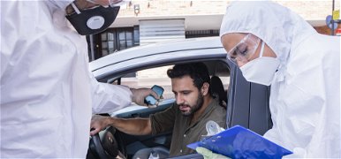 Akár az autódban is elvégzik a koronavírus-tesztet Budapesten