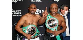 Mike Tyson és Roy Jones összecsapásának az lett a vége, hogy bejelentették: mindketten folytatják