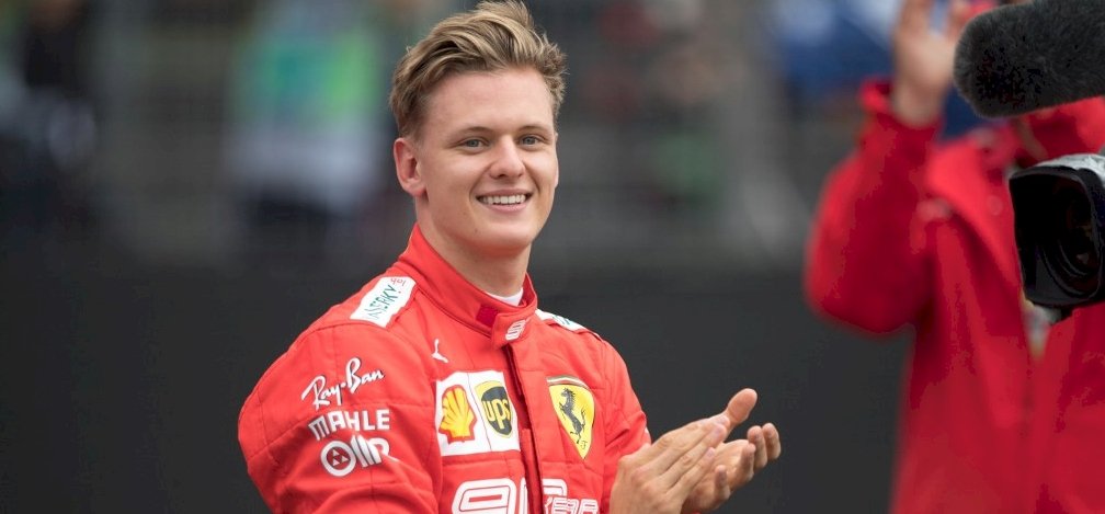 Schumacher fia ülést kapott a Forma–1-ben, megvan Hamilton utódja