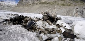 Eltűntnek hitt repülőgép olvadt ki egy svájci gleccserből