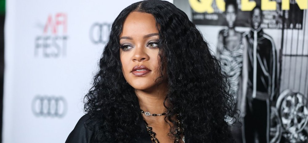 Rihanna megvillantotta az izgató fenéket – válogatás 