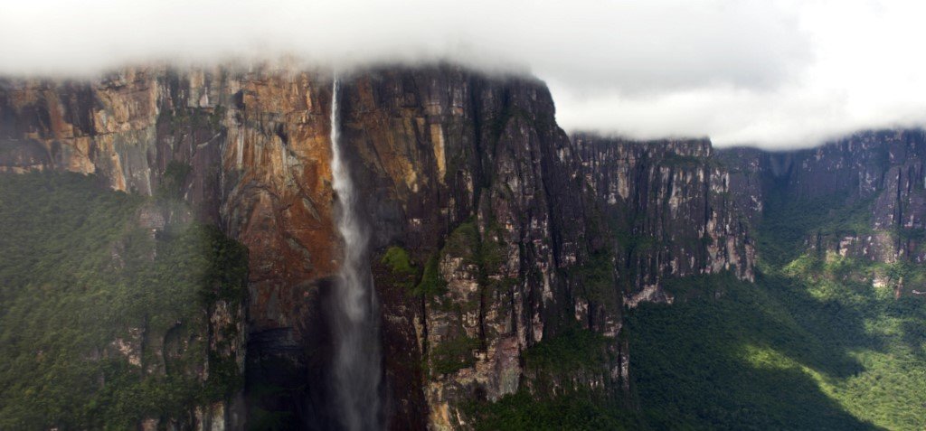 Íme egy elképesztő videó a világ legmagasabb vízeséséről