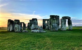 4500 éves, furcsa pózban fekvő lány maradványait találtak meg Stonehenge-nél