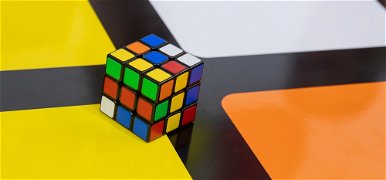 Így kell kirakni Lionel Messit vagy Leonardo DiCapriót Rubik-kockákból – videó