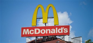 Megtiltották a McDonald's-nak a sárga logó használatát - elképesztő új színt vezettek be