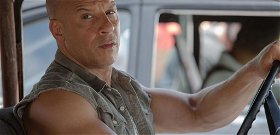 Hivatalos: Vin Diesel lett Hollywood legveszélyesebb sofőrje, elképesztően sok kocsit zúzott szét