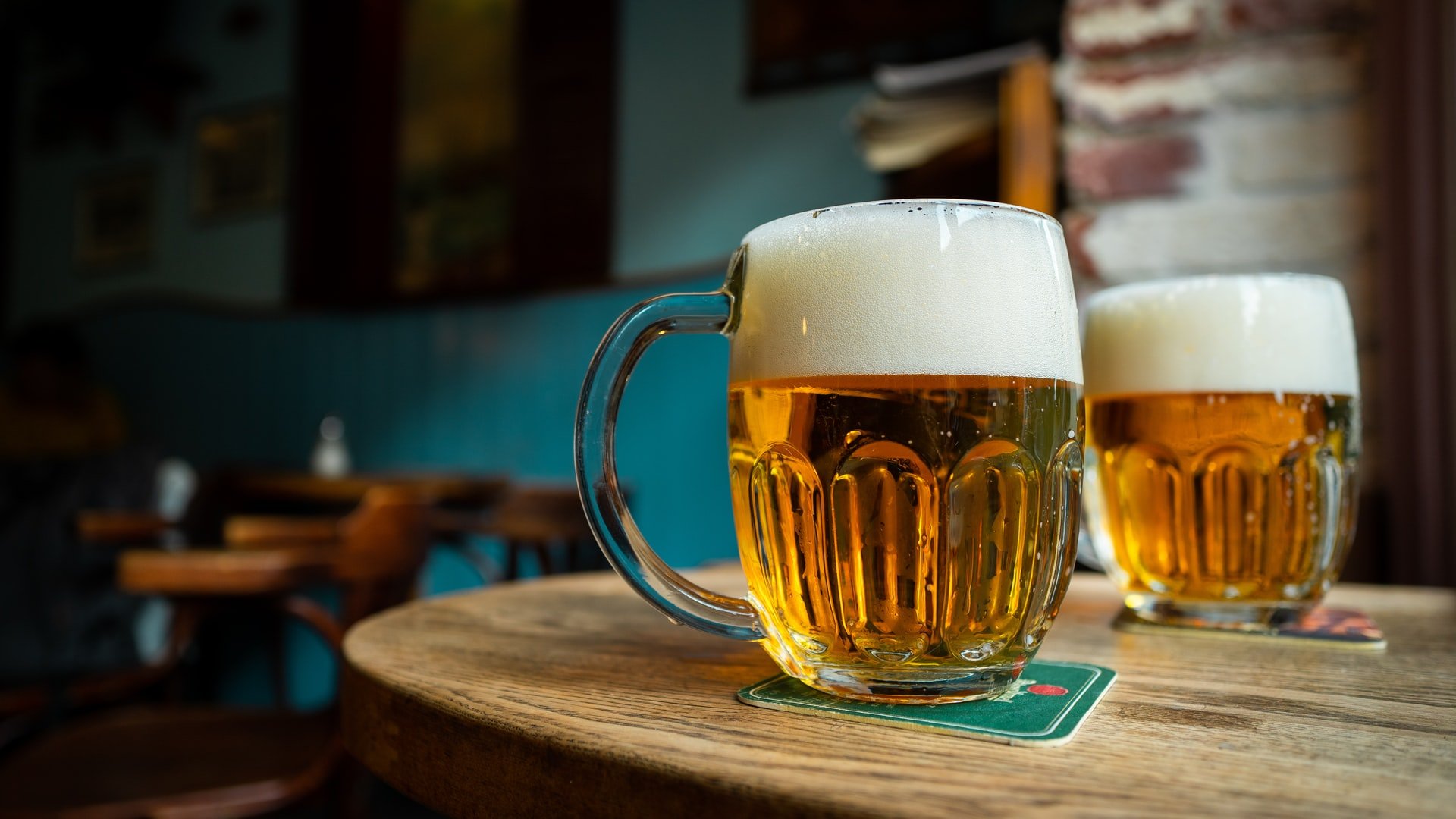 Megváltozik a kinézete a magyarok egyik kedvenc sörének - mutatjuk!