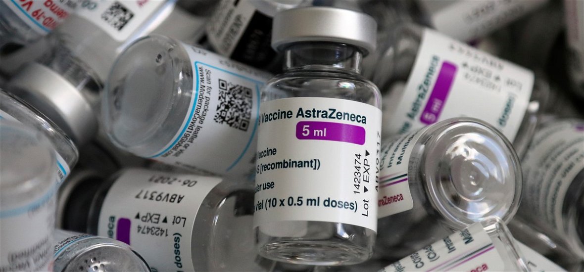 Csaknem 20 ezer darab AstraZeneca vakcinát égettek el