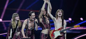 Félmeztelen olasz rockerek nyerték az idei Eurovíziós Dalfesztivált – videó
