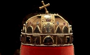 Kvíz: ki volt az a magyar király, aki a csúcsvezetőtől, a pápától kapta a koronát? Sokan belebuknak ebbe a kérdésbe