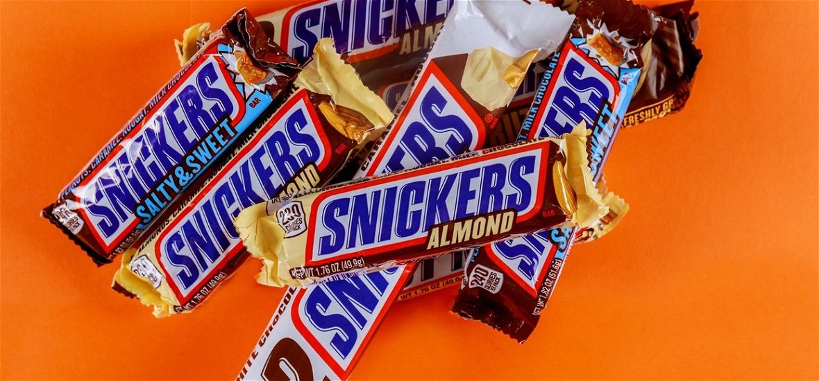 Vírusvideó terjed a Snickers csokoládéról, sokan nagyon kiakadtak a gyártóra