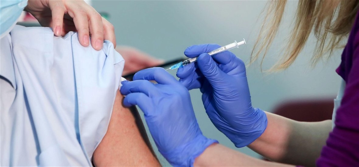 Döbbenetes mellékhatásra bukkantak a kutatók a Pfizer vakcina beadását követően
