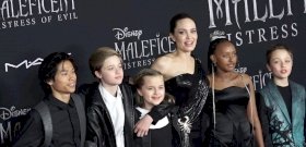 Angelina Jolie teljes mértékben ex férje, Brad Pitt ellen fordította gyermekeit