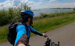 Ilyen tekerni a 2021-es Év kerékpárútján és a Tisza-tó körül - videó