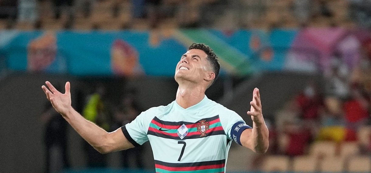 Cristiano Ronaldo dühét már nem mutatta a kamera, amikor kiestek – De mi megmutatjuk!