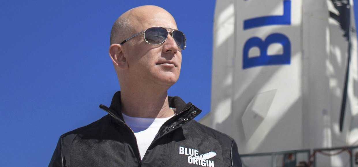 Lemondott a világ leggazdagabb embere: Jeff Bezos már nincs az Amazon élén