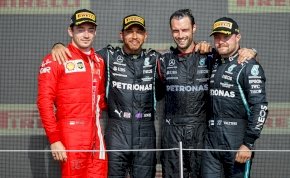 F1: Nagy volt a balhé Verstappen és Hamilton között – Alonso vajon kinek adott igazat?