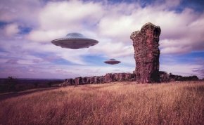 Hihetetlen dolgot talált egy amerikai nő a kertjében - Itt egy újabb bizonyíték, hogy az UFO-k léteznek - videó
