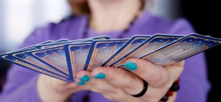 Válassz a 3 kártya közül és kiderül: anyagi veszteség ér? – napi jóslás